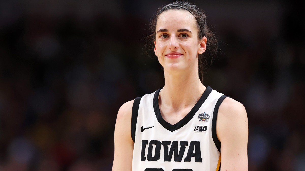 Caitlin Clark Net Worth: Basketball Star’s Earnings, Lifestyle, and Career Growth